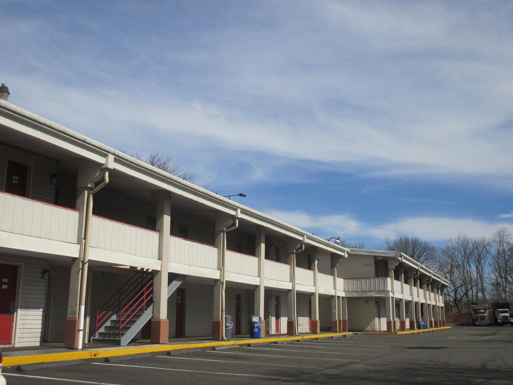 Red Carpet Inn - New Brunswick Exterior foto